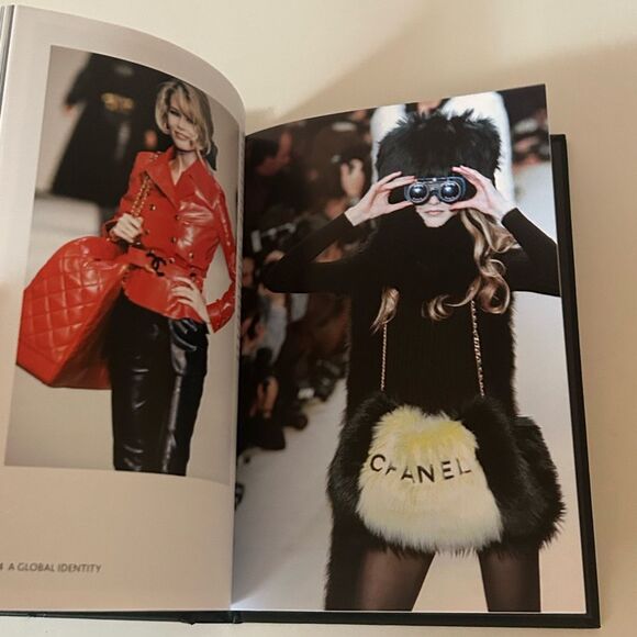 CHANEL by Lagerfeld Little book of CHANEL New - Picture 4 of 7